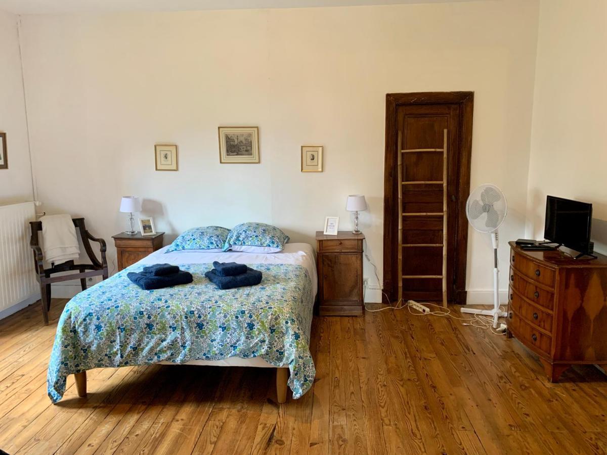 Bed and Breakfast Le Béarn sous les toits Nay  Exterior foto